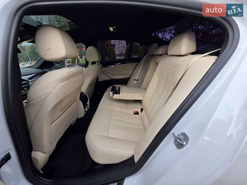 Седан BMW 5 Series 2022 в Львове
