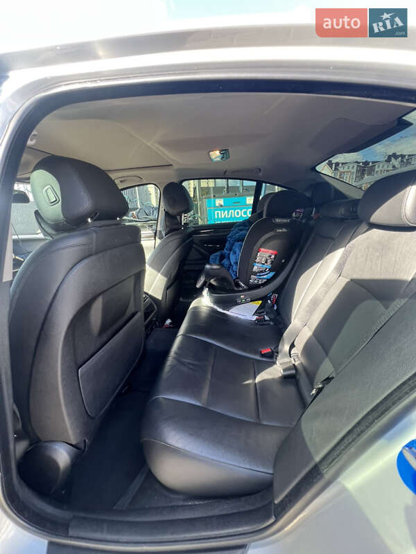 Седан BMW 5 Series 2015 в Киеве