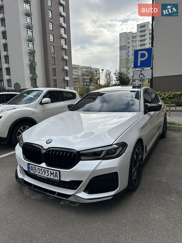 Седан BMW 5 Series 2017 в Киеве