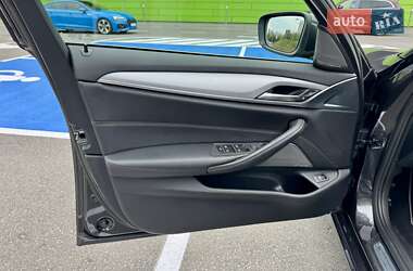 Универсал BMW 5 Series 2017 в 