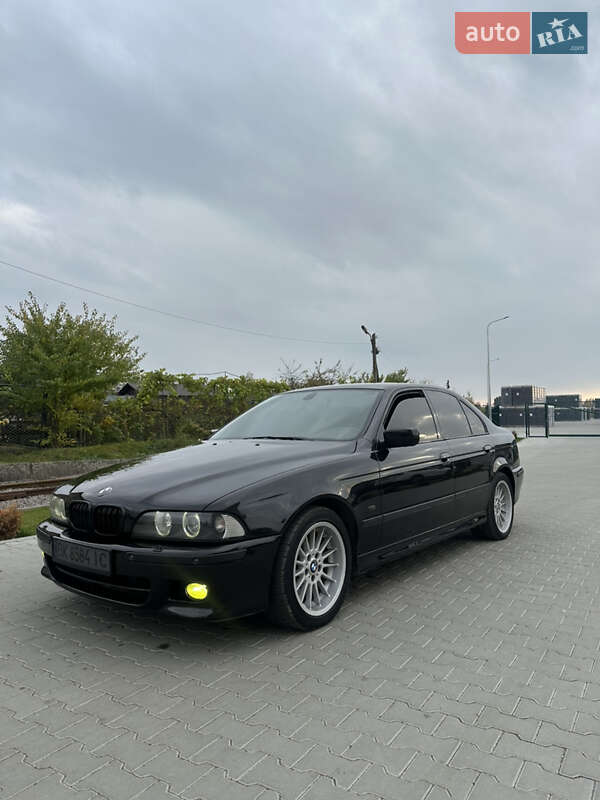 Седан BMW 5 Series 2001 в Рокитном