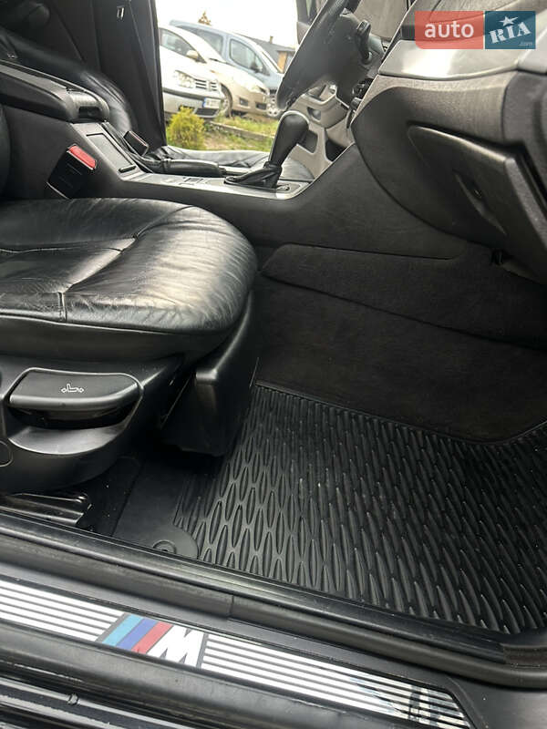 Седан BMW 5 Series 2001 в Рокитном