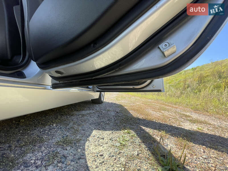 Універсал BMW 5 Series 2005 в Рокитному