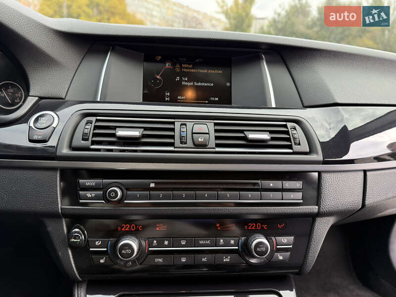 Седан BMW 5 Series 2016 в Киеве