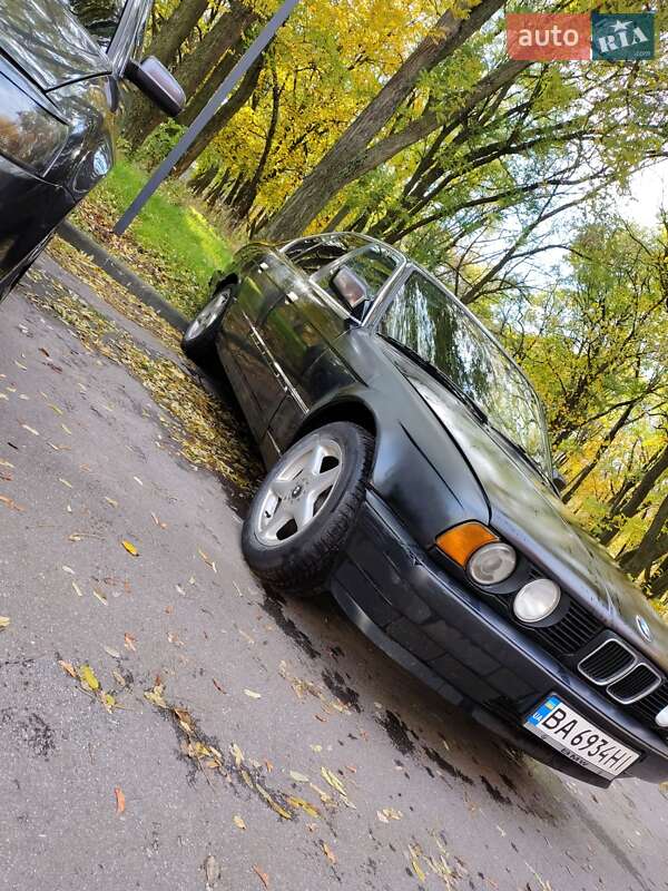Седан BMW 5 Series 1993 в Кропивницькому