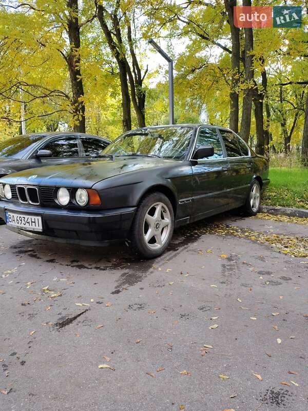 Седан BMW 5 Series 1993 в Кропивницькому