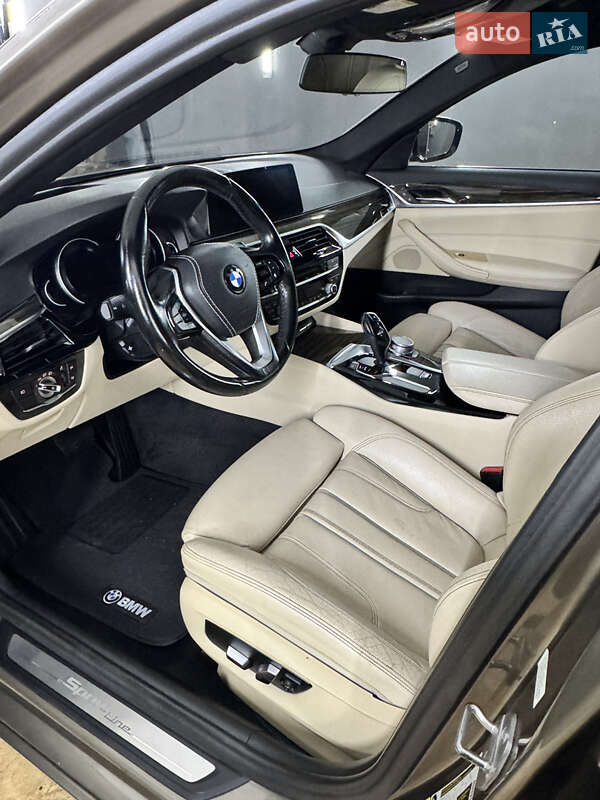 Седан BMW 5 Series 2017 в Киеве