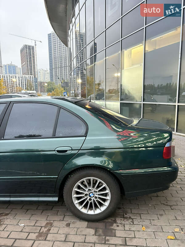 Седан BMW 5 Series 2001 в Киеве