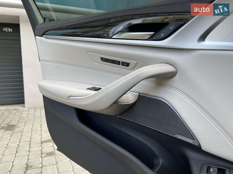 Седан BMW 5 Series 2018 в Днепре