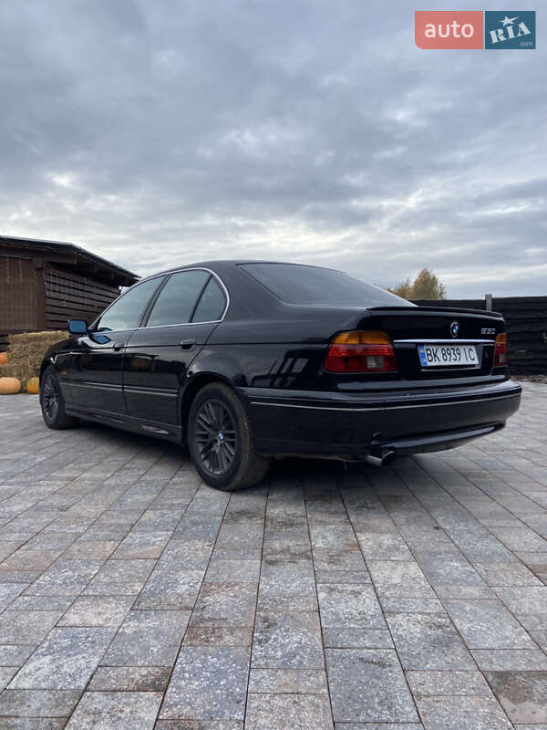 Седан BMW 5 Series 2002 в Ровно