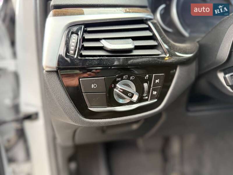 Седан BMW 5 Series 2018 в Києві фото 15 Седан BMW 5 Series 2018 в Києві