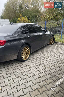 Седан BMW 5 Series 2012 в 