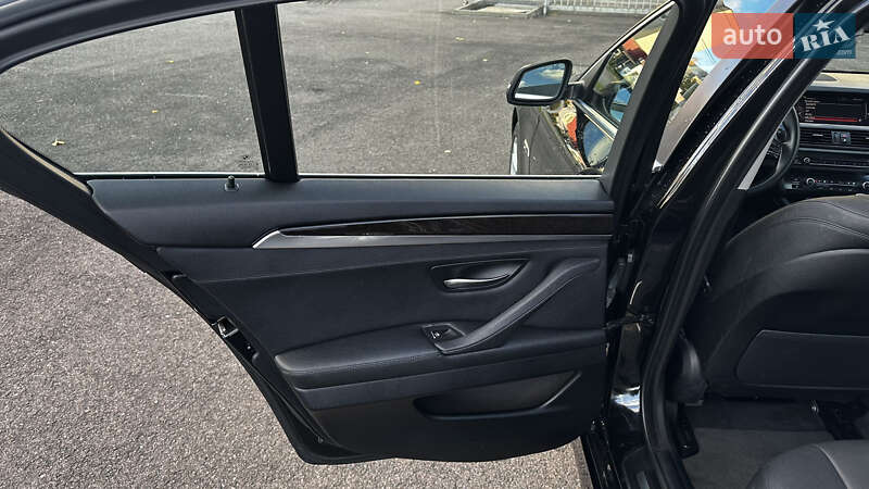 Седан BMW 5 Series 2015 в Ковелі