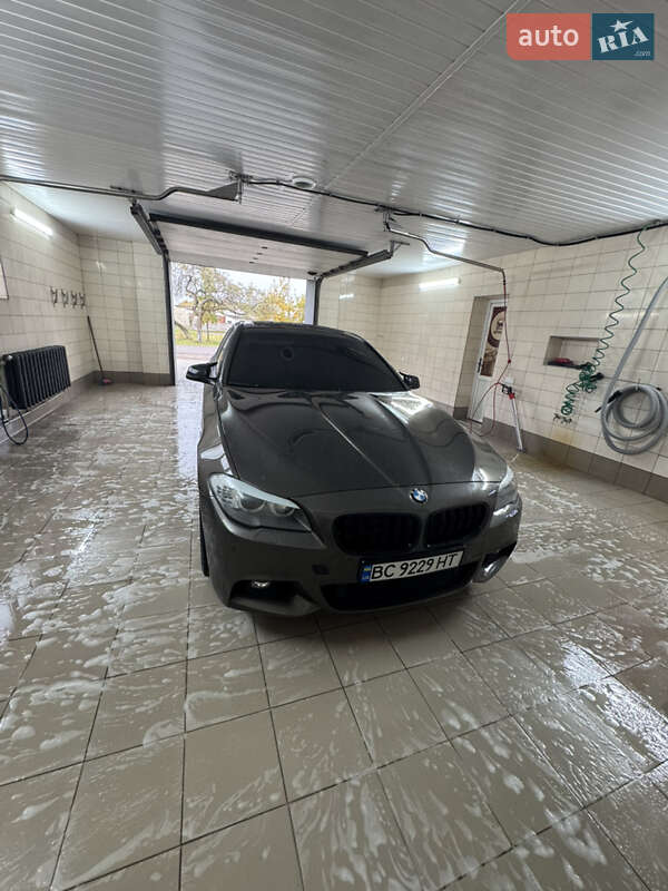 Седан BMW 5 Series 2012 в Жовкве
