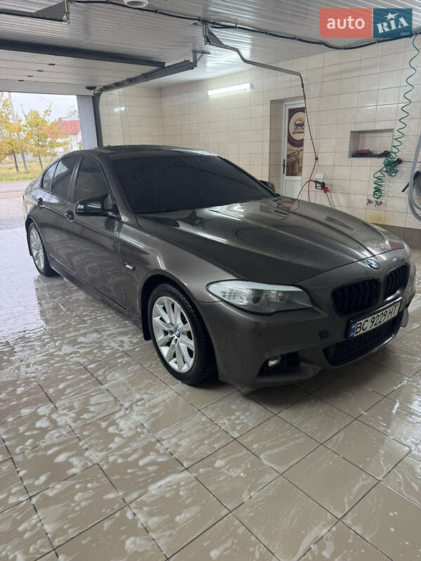Седан BMW 5 Series 2012 в Жовкве
