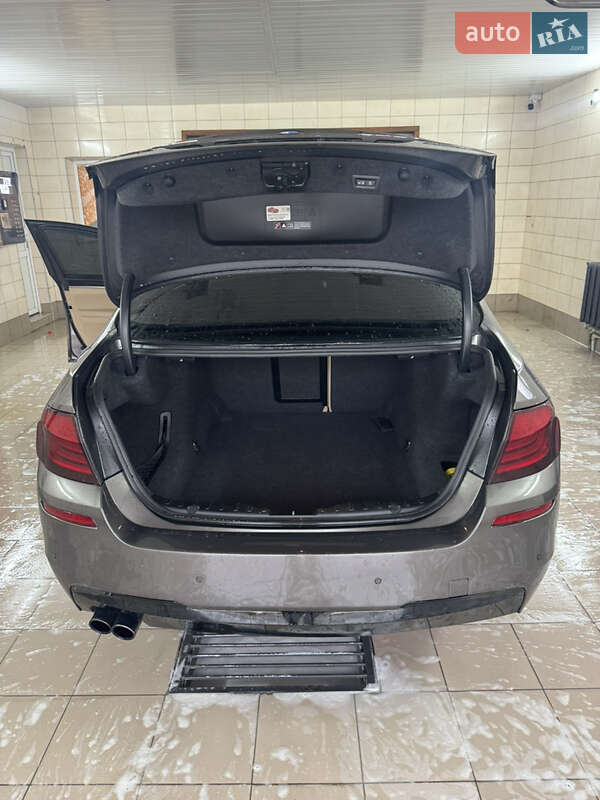 Седан BMW 5 Series 2012 в Жовкве