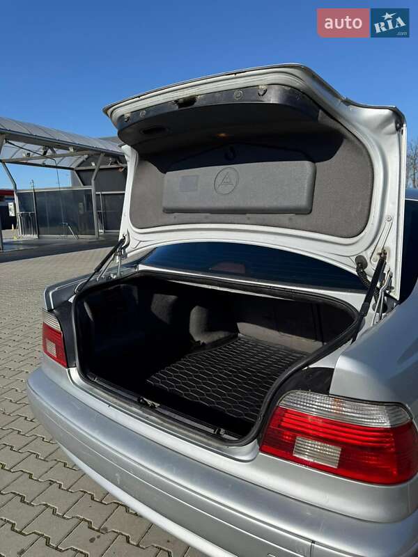 Седан BMW 5 Series 2002 в Летичіві