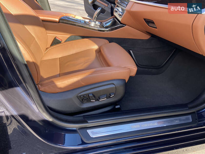 Седан BMW 5 Series 2014 в Чернигове