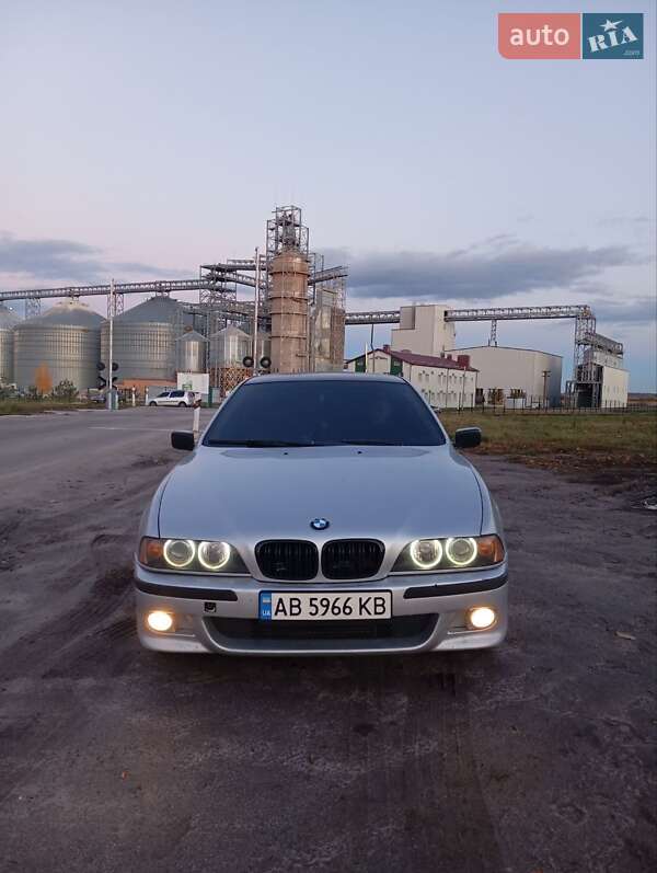 Седан BMW 5 Series 2000 в Виннице