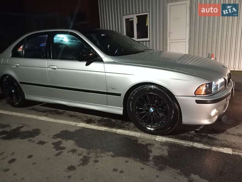 Седан BMW 5 Series 2000 в Виннице