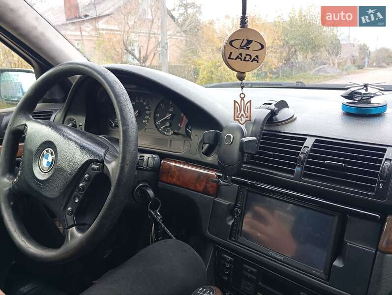 Седан BMW 5 Series 2000 в Виннице