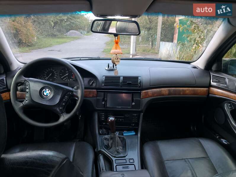 Седан BMW 5 Series 2000 в Виннице