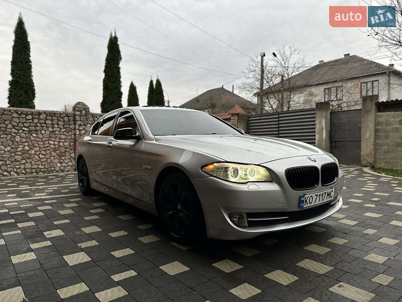 Седан BMW 5 Series 2012 в Сваляве