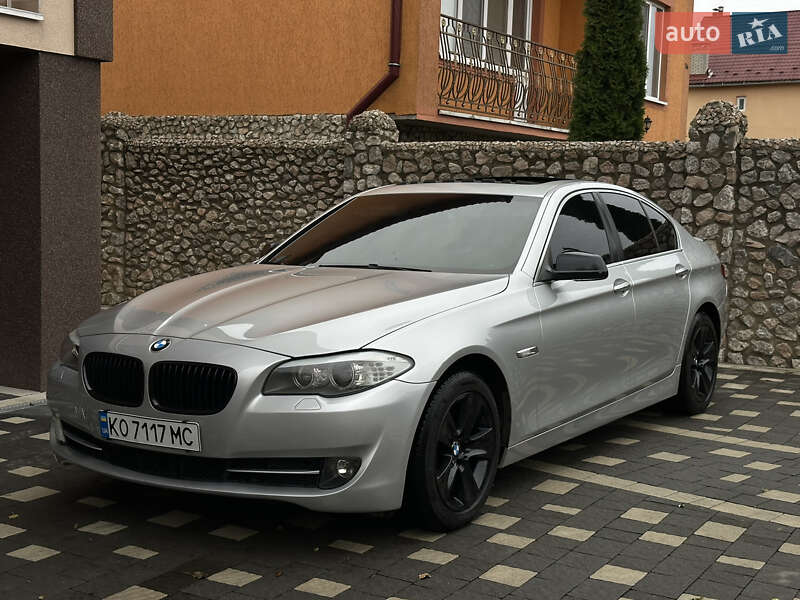 Седан BMW 5 Series 2012 в Сваляве