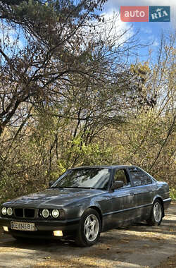 Седан BMW 5 Series 1992 в Радивилове