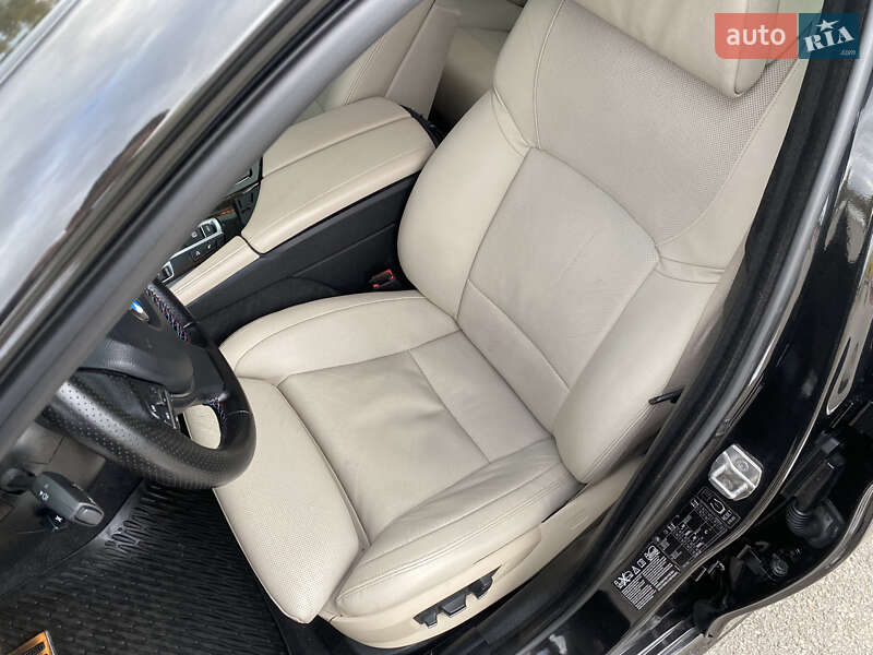 Седан BMW 5 Series 2012 в Харкові