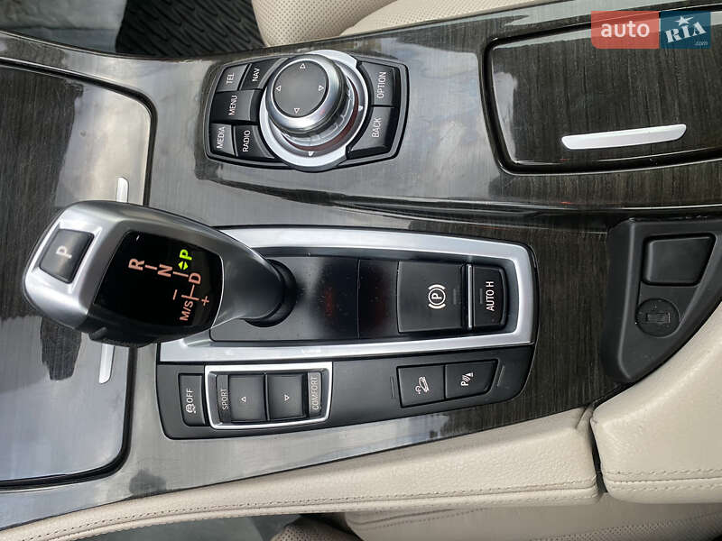 Седан BMW 5 Series 2012 в Харкові