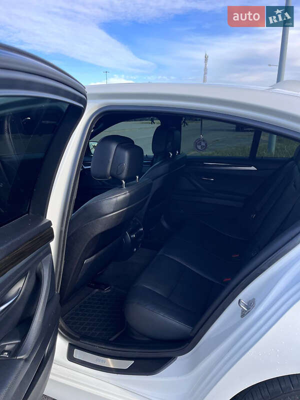 Седан BMW 5 Series 2013 в Львове