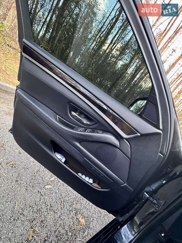 Седан BMW 5 Series 2013 в Днепре