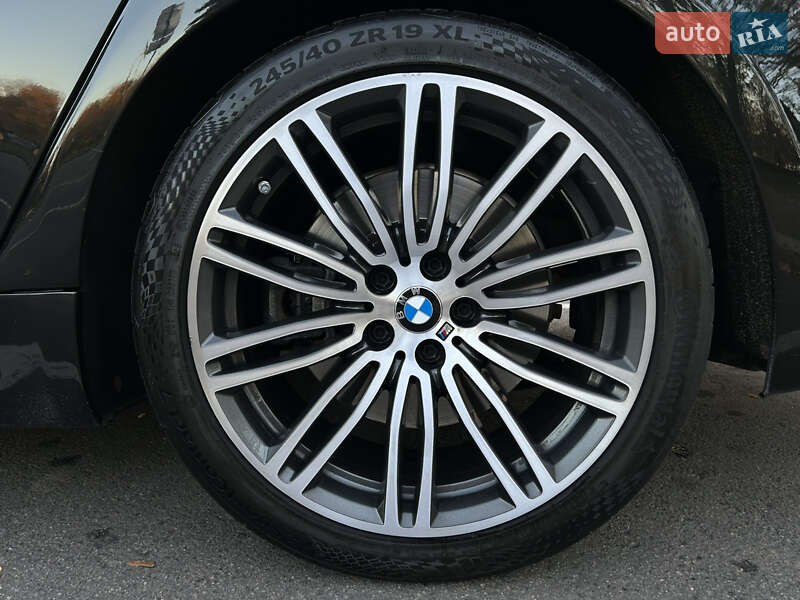 Седан BMW 5 Series 2017 в Николаеве