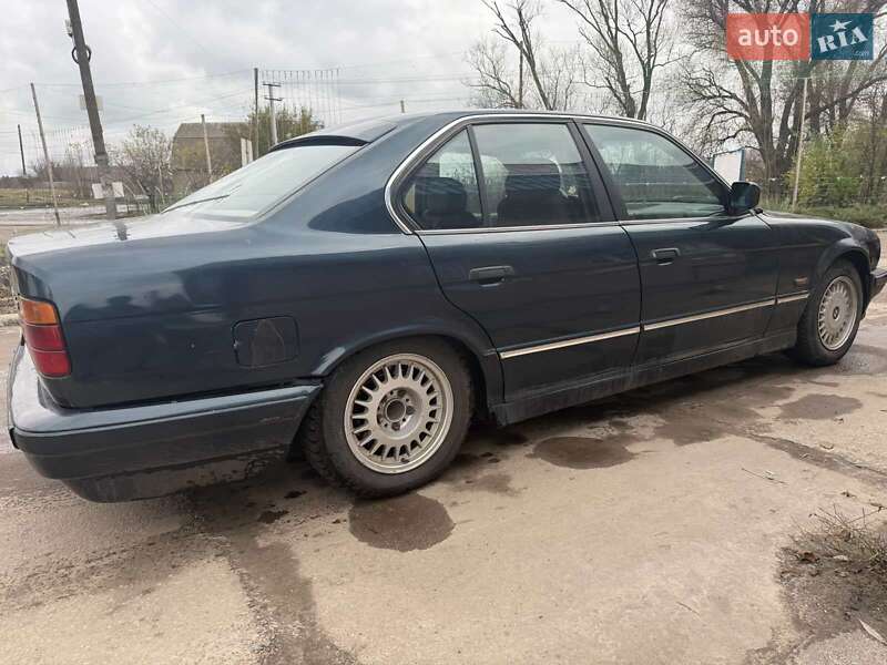 Седан BMW 5 Series 1994 в Сумах