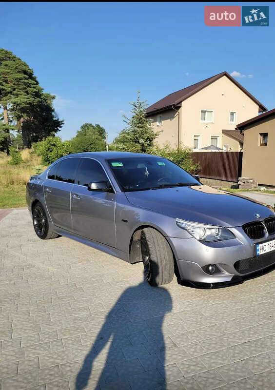 Седан BMW 5 Series 2004 в Львове