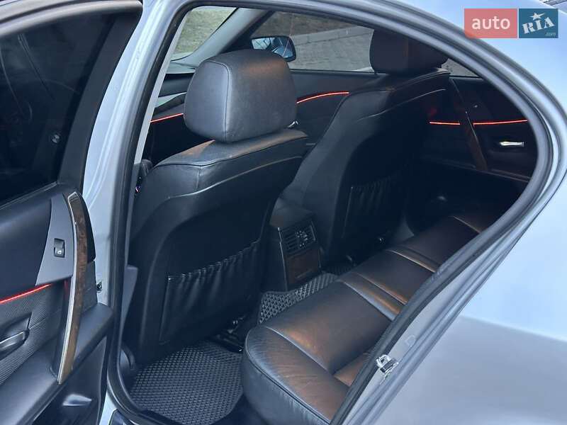 Седан BMW 5 Series 2004 в Коломые