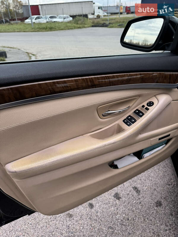 Седан BMW 5 Series 2012 в Львове