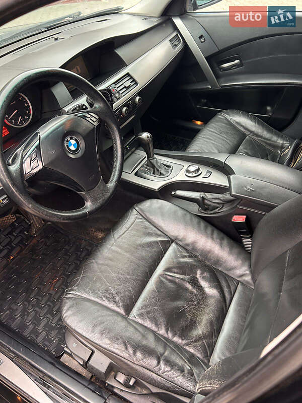 Седан BMW 5 Series 2004 в Черновцах