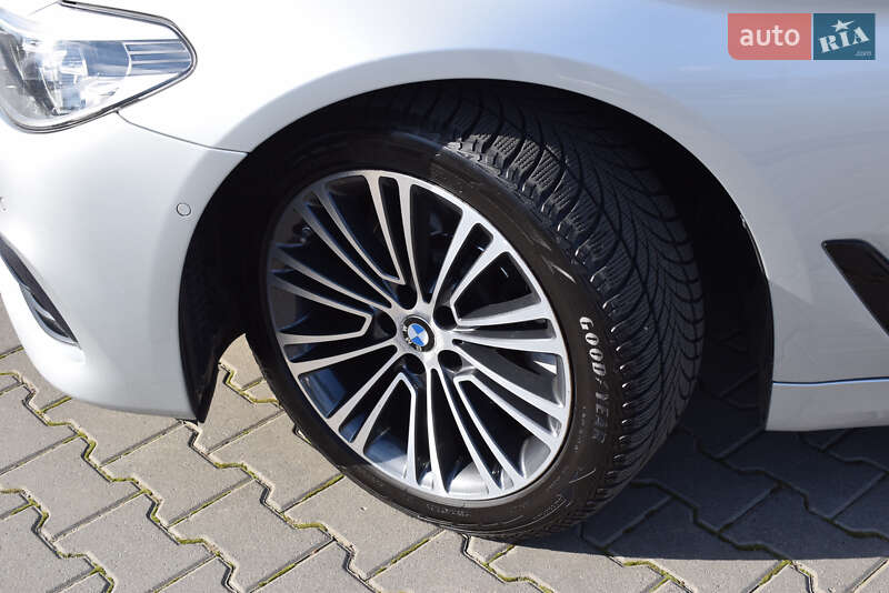 Седан BMW 5 Series 2019 в Киеве
