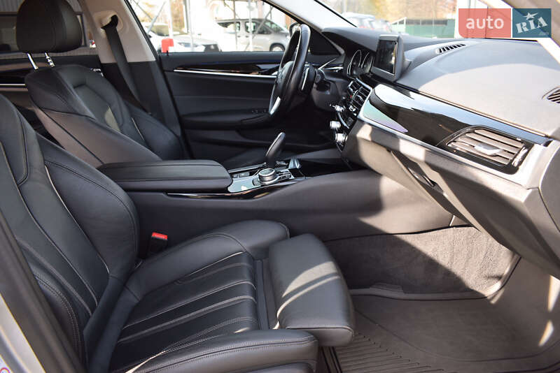 Седан BMW 5 Series 2019 в Киеве