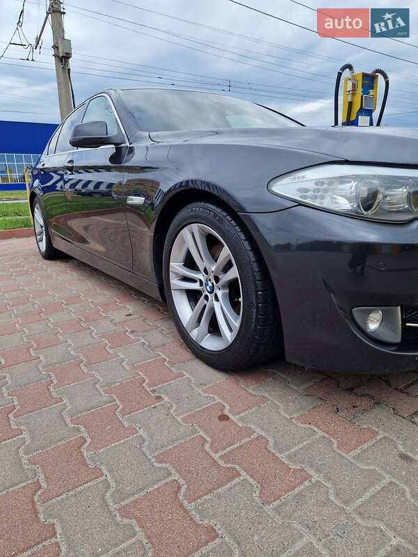 BMW 5 Series 2011 BMW 5 Series 2011