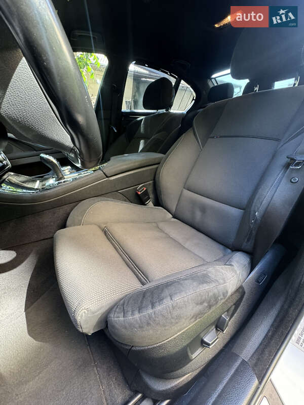 Седан BMW 5 Series 2011 в Черновцах