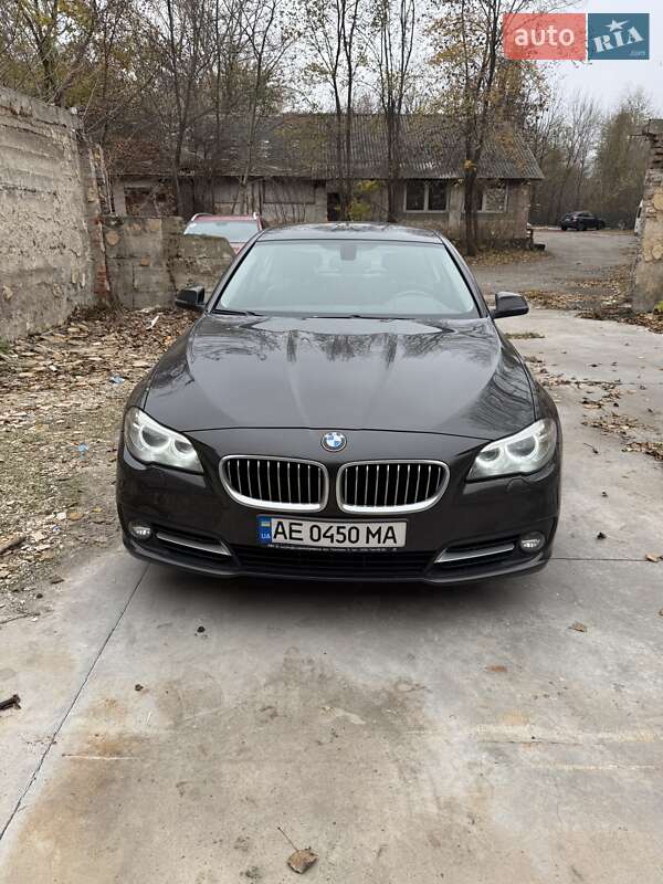 Седан BMW 5 Series 2015 в Днепре