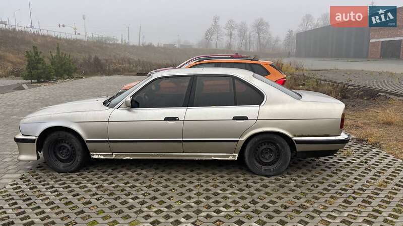 Седан BMW 5 Series 1990 в Хмельницком