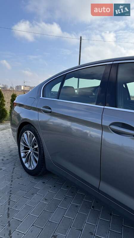 Седан BMW 5 Series 2023 в Львове