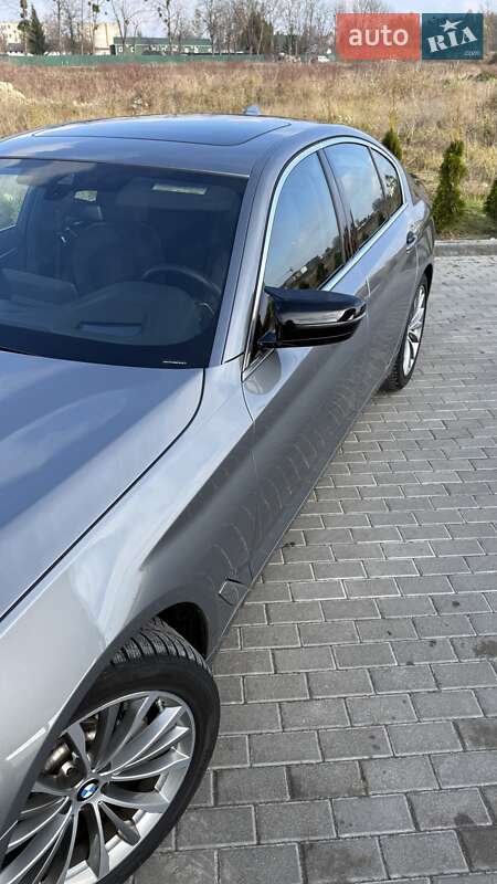 Седан BMW 5 Series 2023 в Львове