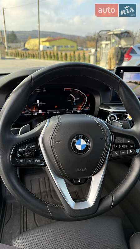 Седан BMW 5 Series 2023 в Львове