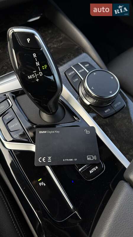 Седан BMW 5 Series 2023 в Львове