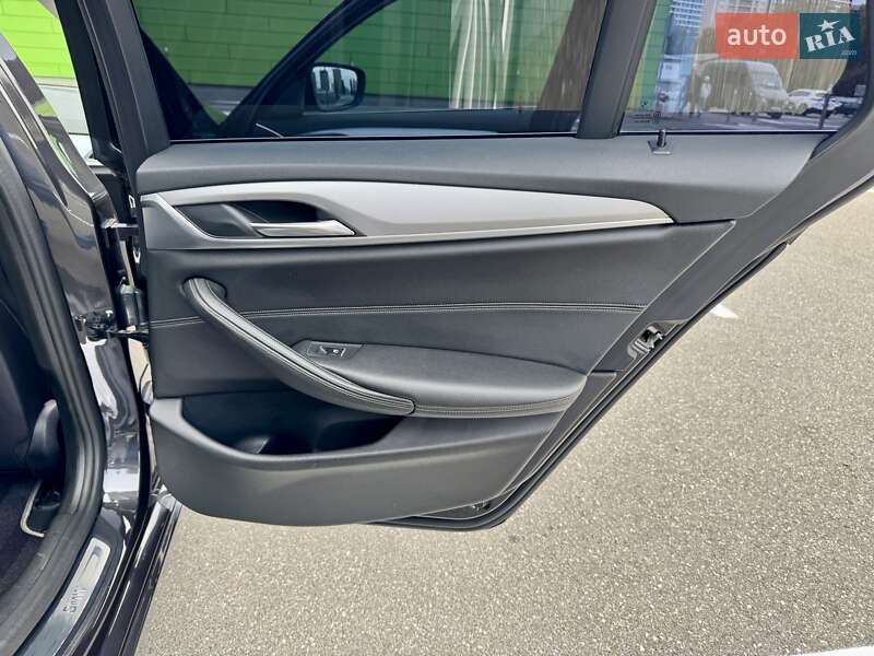Універсал BMW 5 Series 2017 в Києві фото 44 Універсал BMW 5 Series 2017 в Києві